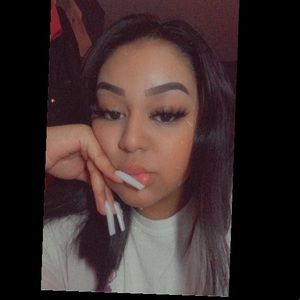 Meet your Posher, Dayana